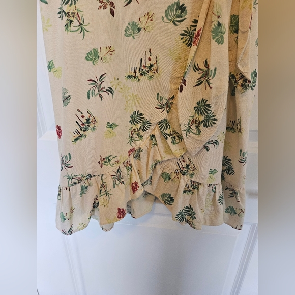 Gilli Tropical Plant Wrap Dress - Picture 4 of 7